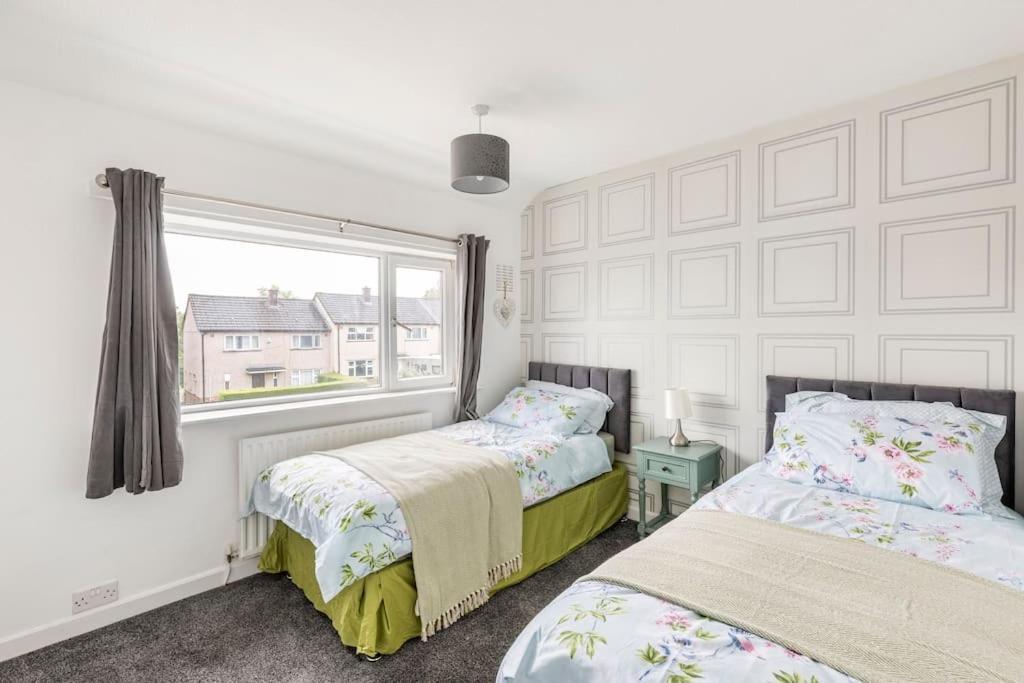 Entire Charming 5-Bed House In Darwen Blackburn Bb1 Free Parking Roadside Rishton Esterno foto