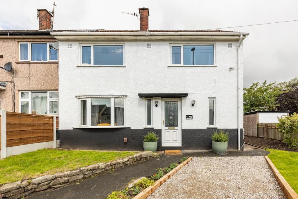 Entire Charming 5-Bed House In Darwen Blackburn Bb1 Free Parking Roadside Rishton Esterno foto