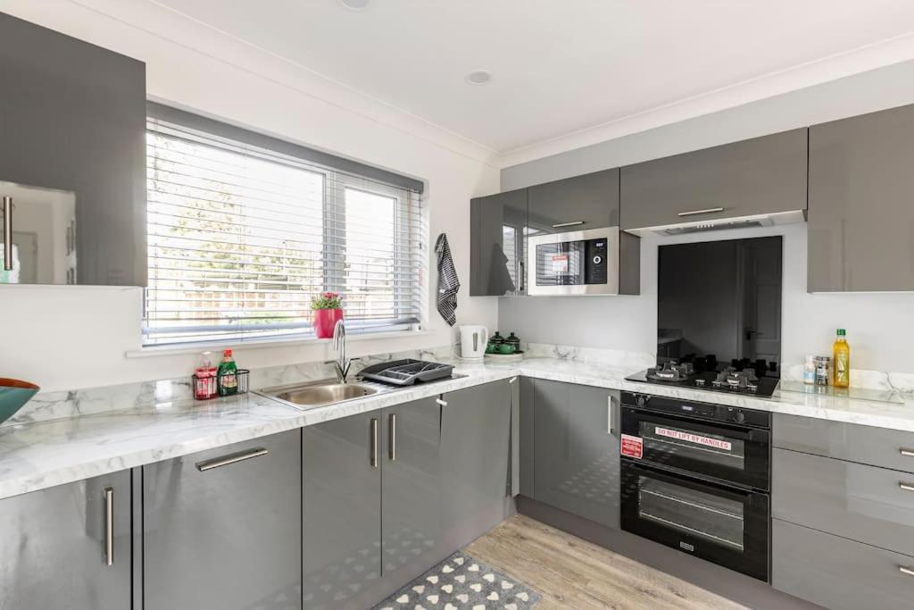 Entire Charming 5-Bed House In Darwen Blackburn Bb1 Free Parking Roadside Rishton Esterno foto