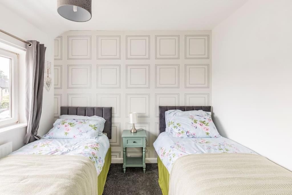 Entire Charming 5-Bed House In Darwen Blackburn Bb1 Free Parking Roadside Rishton Esterno foto