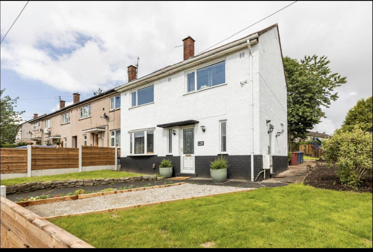 Entire Charming 5-Bed House In Darwen Blackburn Bb1 Free Parking Roadside Rishton Esterno foto
