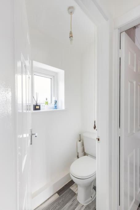 Entire Charming 5-Bed House In Darwen Blackburn Bb1 Free Parking Roadside Rishton Esterno foto