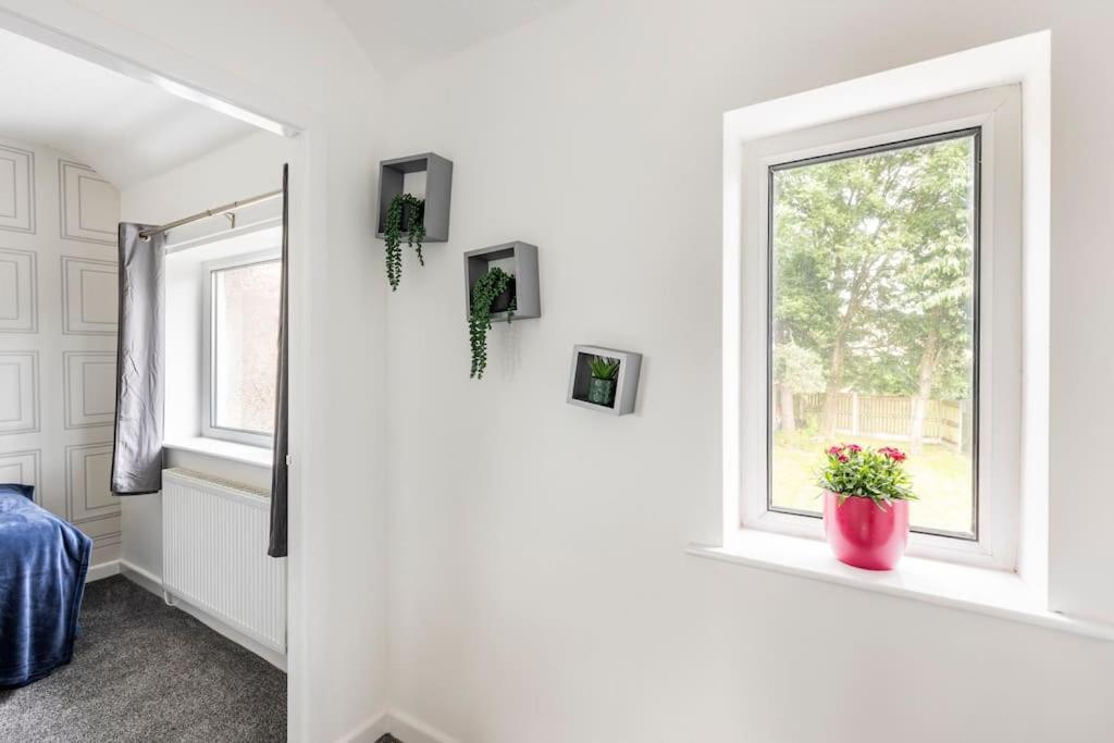 Entire Charming 5-Bed House In Darwen Blackburn Bb1 Free Parking Roadside Rishton Esterno foto