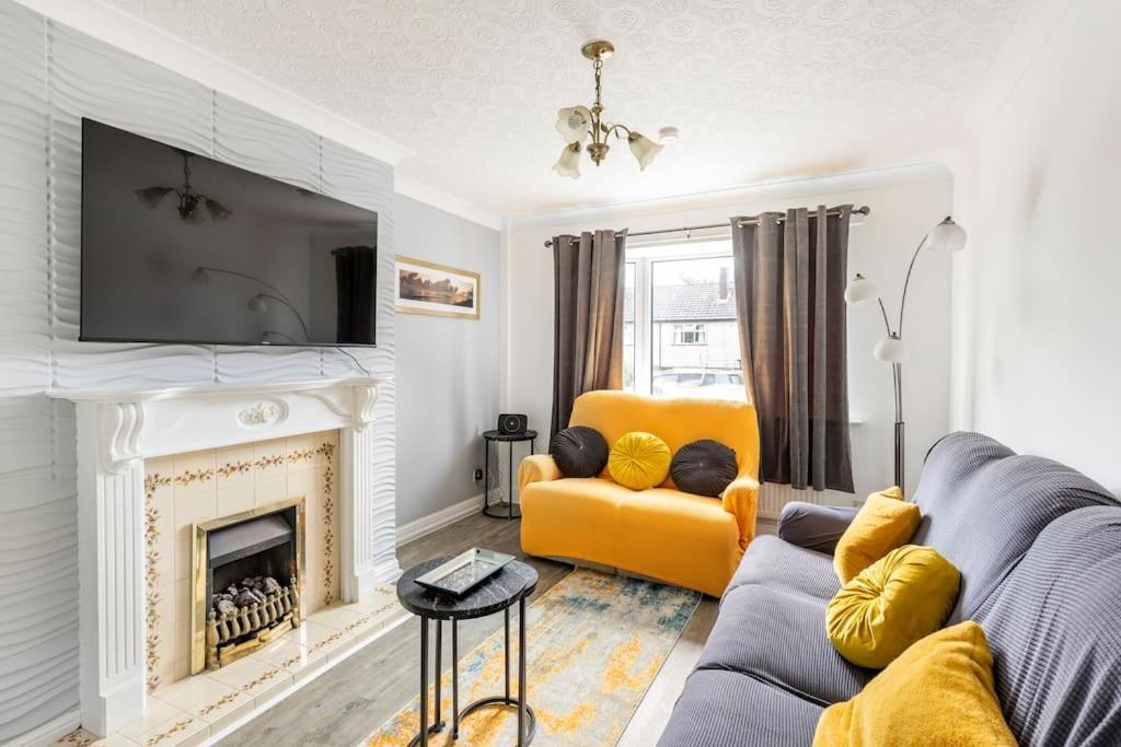 Entire Charming 5-Bed House In Darwen Blackburn Bb1 Free Parking Roadside Rishton Esterno foto